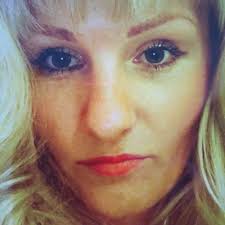 Felicity Rowlands (@flickrowlands)