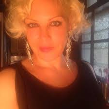 Carlene Lynn's Instagram, Twitter & Facebook