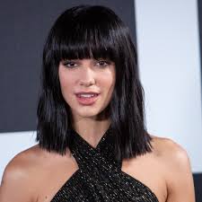 The '90s called and wants to congratulate dua lipa on her beauty look at the 2020 grammy awards. Dua Lipa Reveals Two Tone Hair Color Photos Allure