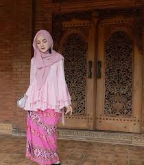 Kemeja cowok lengan pendek polos mix batik baju cowok. 25 Model Baju Brokat Kombinasi Batik Modern 2020
