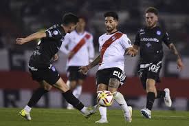 Milton óscar casco (born 11 april 1988) is an argentine professional footballer who plays as left back for body measurements. Milton Casco Pictures Photos Images Zimbio