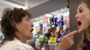 Watch woman defend Spanish speakers at store