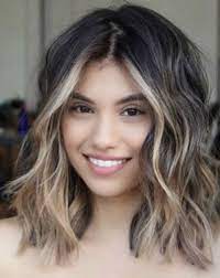 Flawlessly Chic Sun Kissed Medium Hairstyles You Must Wear Nowadays Trendy Hairstyles Haircuts For Wavy Hair Short Wavy Hair Hair Styles
