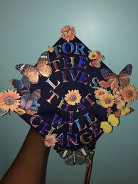Create the tassel with some red cords. Astroworld Butterfly Butterflyeffect Travisscott Kyliejenner Graduation Graduationca Graduation Cap Designs Diy Graduation Cap Graduation Cap Decoration