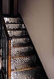 25 Diy Ways To Update Your Stairs Mirror Stairs Retro Home Decor Retro Home