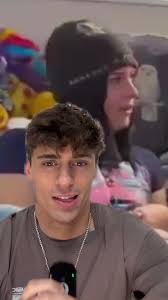 This girl named Camille just ruined any chance she had with Billie Eilish  after talking about her and Billie’s relationship