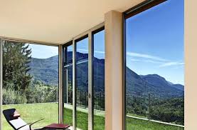 Die innenjalousien von internorm sind in zahlreichen farben verfügbar und werden so zu einer stilvollen ergänzung des raumes. Sonnenschutz Am Fenster Kuhler Kopf An Heissen Tagen Bauen Und Wohnen Esslinger Zeitung