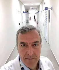 WE ALL HAVE THAT ONE FRIEND WHO IS ALWAYS IN CHRISTMAS MODE