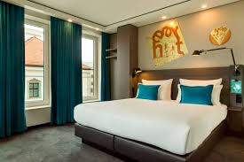 Das motel one newcastle befindet sich in einer zentralen lage nur 2 gehminuten von der altstadt entfernt und bietet ihnen eine moderne bitte teilen sie der unterkunft motel one newcastle ihre voraussichtliche ankunftszeit im voraus mit. Motel One Feiert Markteintritt In Polen Mit Erstem Haus In Warschau Tageskarte