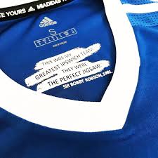 Dezember 1963 im heimspiel gegen ipswich town in der erstligasaison 1963/64; Ipswich Town 2020 21 Heimtrikot