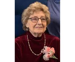 Mary Como Obituary (1925