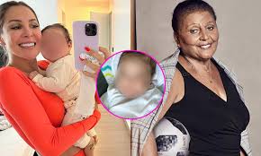 Ana Paula Consorte muestra por primera vez el rostro de su hijo con Paolo  Guerrero: "Es igualito a Doña Peta" - ATV