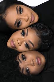 M i a R e n e e (Press4Me)