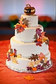 Hochzeit Herbst Torte Deko Blatter Weiss Herbstliche Hochzeitstorte Kurbis Hochzeit Herbst Kuchen