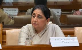 LIVE: सुनेत्रा पवार को नहीं मिलेगा 'पावरफुल' मंत्रालय, इस बार फडणवीस पेश  करेंगे बजट | Sunetra Pawar Oath Ceremony LIVE Updates Sharad Pawar  Maharashtra Politics NCP first woman Deputy CM