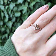 Vern Wedding Band Contour Point V Shape Diamond Band Gold Of Choice Diamond Wedding Bands Custom Wedding Rings Emerald Wedding Rings
