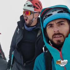 Iliniza Sur Expréss (1 día) Nivel Físico: Alto Nivel Técnico: Alto  Integrantes: Mateo Egas Henrry Manosalvas Walter Salas Nuestro viaje empezó  una vez que recogí a Walter y Mateo, mientras nos acercábamos