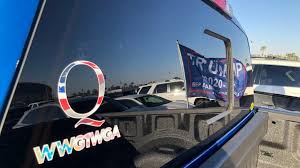 Qanon followers believe that the world is being run by a cabal of paedophiles who worship satan and that one of trump's aims as us president qanon: Verschworungsfantasien Facebook Loscht Samtliche Qanon Accounts Golem De