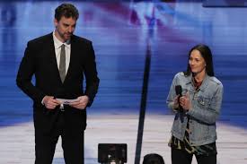 Estamos muy emocionados y muy felices por estar aquí en chicago para este all star weekend. Pau Gasol S Excited Speech About His Older Brother Kobe Bryant Teller Report