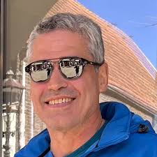 Neste domingo meu pai, Pedro, completaria 90 anos. Márcia, minha irmã,  falou recentemente sobre ele numa revista da comunidade libanesa.  Transcrevo abaixo parte dessa entrevista que traz muitas boas lembranças e  tanta