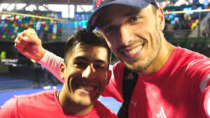Buenos Aires Premier Padel: Chingotto y Galán debutaron con paso firme en  el Parque Roca