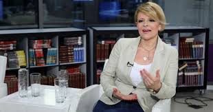 Stefan iordache si petruta singur printre oameni. Mureseanca Sanda Ladosi ReÅ£inutÄ De Diicot Pentru FraudÄ De 1 Milion De Euro
