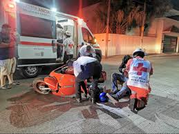Padre e hija lesionados al ser impactados por un auto en Ciudad del Carmen; conductor  huye - PorEsto