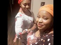 Yadda ake tsotsan gindin budurwa harta kawu ruwa sosai. Yan Matan Hausawa Rawar Iskanci Matan Hausawa
