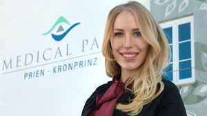 Luis muriel, jeune attaquant colombien de 20 ans que nous vous avions fait découvrir en avril 2010 alors qu'il i just hope maybe one day he can go on and be the player he promised to be. Zimmerservice Fur Neue Reha Patienten Neue Geschaftsfuhrerin In Schwierigen Zeiten Fur Priener Und Bernauer Kliniken Chiemgau