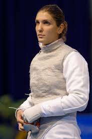 Dal 2019 è felicemente sposata con luca simoncelli, ex fiorettista che da anni è suo allenatore. Arianna Errigo Wikipedia