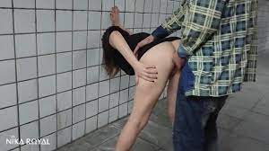 本当のロシアの売春婦：地下鉄で100ドルのアナルセックス。中出し - RedTube