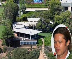 Celebrities Homes And Pics Celebrity Homes Brad Pitt Celebrity Homes Joey Lawrence Celebrity Celebrity Houses Celebrity Homes For Sale Celebrity Mansions