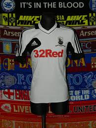Damit wurde er mit 16 jahren und 38 tagen zum jüngsten spieler, der jemals im trikot birmingham citys auf dem spielfeld stand und brach den bisherigen rekord von trevor francis aus dem jahr. Swansea City Training Freizeit Fussball Trikots 2012