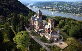 Man erreicht ihn leicht über eine zahnradbahn. Blick Hinter Verschlossene Turen Virtueller Rundgang Zeigt 3d Modell Von Schloss Drachenburg