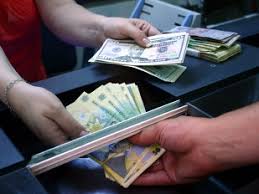 Euro un euro a fost cotat de banca națională a româniei, marți, 29 iunie 2021, la 4,9262 lei, mai mult cu 0,0002 lei decât în ziua de luni, 28 iunie 2021, când un euro a costat 4,9260 de lei. Curs Valutar Bnr 3 Aprilie 2020 Cursul Bnr Pentru Euro Dolar Si Franc ElveÅ£ian