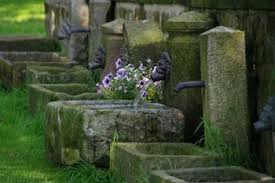Sammlung Gebr Lingens Gbr Historische Brunnen Aus Sandstein Antike Marktbrunnen Ringbrunnen Schopfbrunnen Wasser Im Garten Wandbrunnen Landschaftsdesign