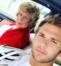 A beautiful photo of you both 💕 #chrisleyknowsbest