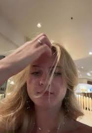 lit hayley in hawaii was a different breed.. kinda miss her #drafts #summer  #ilikethewayyoukissme