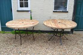 Pair Of Large Reclaimed Cable Reel Dining Tables Carretel De Madeira Mesa Carretel Ideias De Decoracao