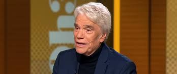 Bernard tapie a été définitivement condamné à rembourser les 404 millions d'euros perçus en 2008 par un tribunal arbitral pour régler son litige avec. Les Mots Dechirants De Bernard Tapie A Propos De Son Pere