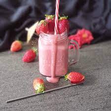 Voici comment faire la meilleure glace maison sans sorbetière. Smoothie Fraise Banane Au Miel Et Cardamome Gourmandise Assia