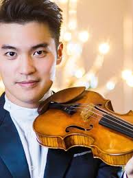 Ray Chen breaks violin string during performance of 'Violin Concerto'