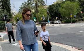 הכתבת והמגישה קרן מרציאנו ילדה את בנה השלישי. ×§×¨×Ÿ ×ž×¨×¦×™×× ×• ×œ×•×§×—×ª ×§×¦×ª ××•×•×™×¨