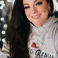 Can't Jacuzzi find an attractive female with a normal way of speaking to  promote their bath remodels? Just have to mute Christina!