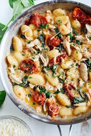 10 Recettes De Gnocchis Cuisinez Les Comme Jamais Triple A Recette Gnocchi Recette Avec Tomates Sechees Recettes De Cuisine