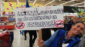 Un repas de dernière minute ? Pace Une Centaine De Manifestants Devant Le Cora Contre L Ouverture Le Dimanche