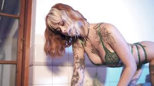 hey babe it’s sallydinosaur