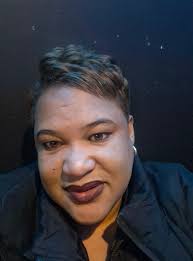 Can I pull off JD Vance's look with eyeliner?