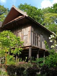 A new modern vernacular arises from reinterpreting the principles of the traditional kampung the circulation is always part of external space, just like in a kampung house, says architect, terence. Ideas The Traditional Malay House Story Marketing Magazine Asia