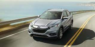 Honda hrv sendiri hadir dalam tujuh pilihan model atau tipe, dengan dua spesifikasi mesin yang berbeda. Harga Honda Hr V Baru Kredit Dan Bekas Seri 2014 2018 Terbaru Oktober 2020 Otosia Com